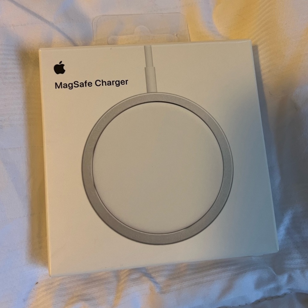 Apple MagSafe charger